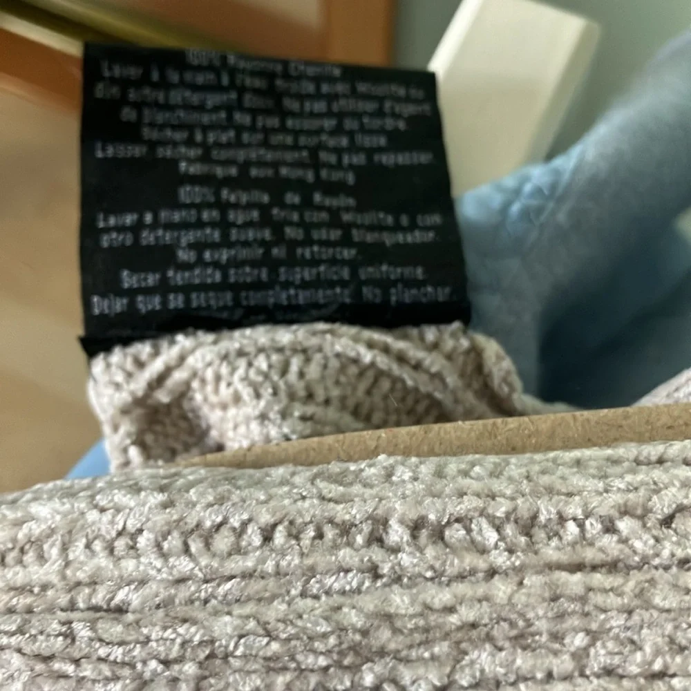 Knitted throw - Picture 2 of 2